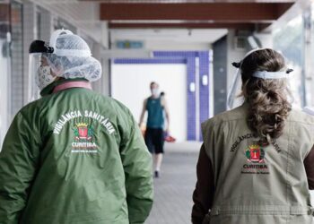 Vigilância Sanitária de Curitiba reforça proibição de pomadas para trançar cabelos
