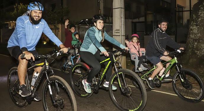 Veja a programação de março do Pedala Curitiba Noturno e participe