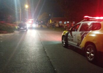 Homens são executados dentro de carro na região metropolitana de Curitiba