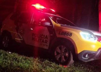 No Paraná: Homem marca encontro com mulher, a amarra, a coloca dentro de carro e ateia fogo no veículo