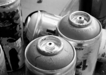 Adolescentes são apreendidos no Paraná após picharem escola