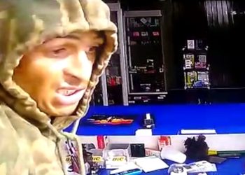 Criminoso invade e furta comércio no centro de São José dos Pinhais, veja o vídeo