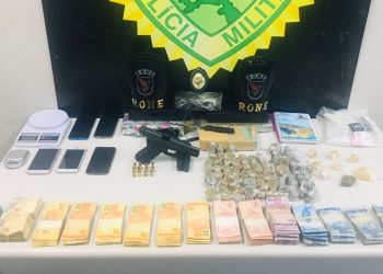 RONE apreende arma, munições, carregadores, drogas, dinheiro e detém foragido na CIC