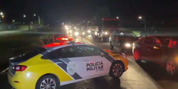 Homem morre atropelado e polícia não localiza motorista envolvido no acidente