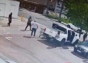 Criminoso com tornozeleira eletrônica rouba caminhonete e ao ser preso pela RONE, ameaça os policiais de morte, veja o vídeo