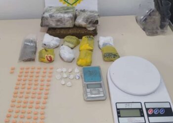 Menores são apreendidos e policiais apreendem drogas no Xaxim