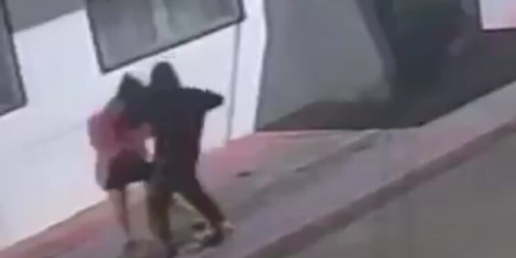 Câmera registra mulher grávida sendo agredida com vários socos no Paraná; criminoso foi preso