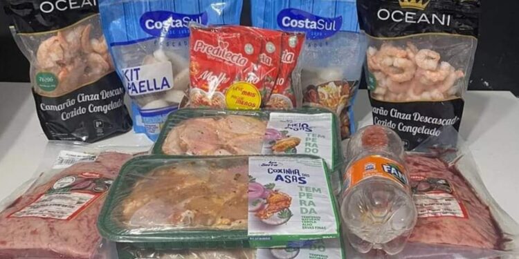 Mulher é detida furtando picanha, camarão e coxinha da asa em mercado