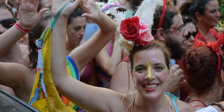 Não é não: lei é garantia contra assédio sexual no carnaval