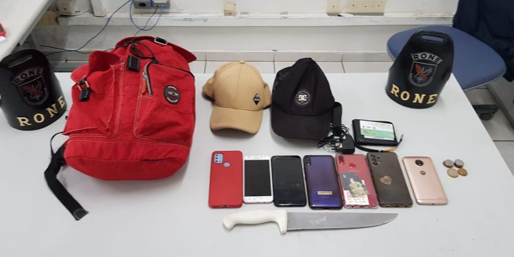 Criminoso rouba celular no terminal do Capão Raso e acaba preso pela RONE
