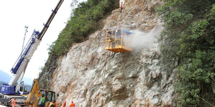 Para melhorar tráfego, BR-277 na Serra do Mar ficará sem guindastes durante o Carnaval