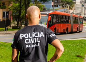 Polícia Civil prende em flagrante homem por perseguição e violência psicológica em Curitiba