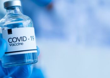 Vacina bivalente contra a covid-19 começa a ser aplicada nesta segunda