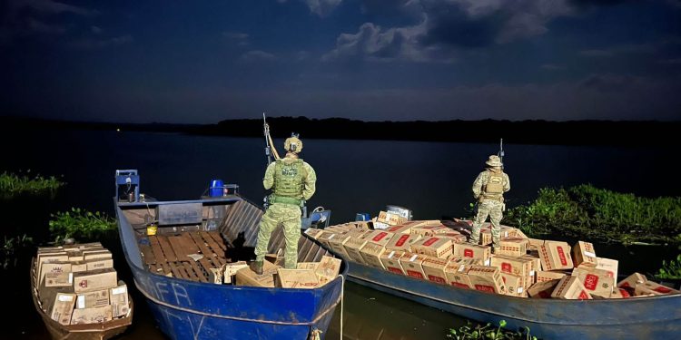 Mais de 30 mil pacotes de cigarros contrabandeados são apreendidos na fronteira