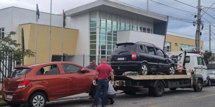 Polícia Civil inicia nova etapa de remoção de veículos apreendidos em delegacias da RMC