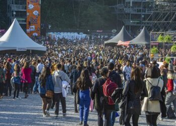 Show do Imagine Dragons em Curitiba terá ônibus de graça na volta