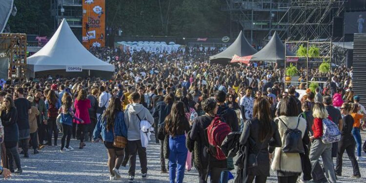 Show do Imagine Dragons em Curitiba terá ônibus de graça na volta