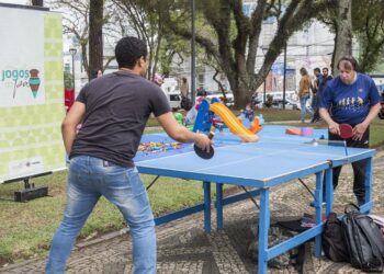 Jogos do Piá levam brincadeiras a cinco regionais de Curitiba neste sábado