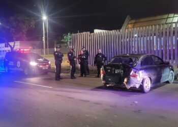 Marginais que furtavam fiação fogem da Guarda Municipal e colidem carro durante a fuga