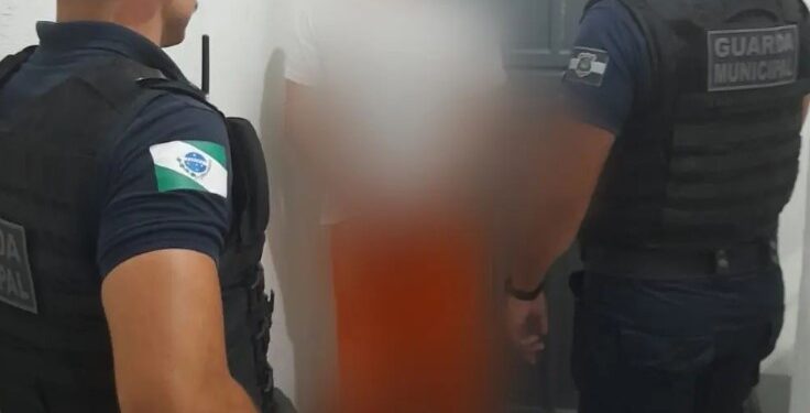 Homem invade a casa da ex, agride ela e a filha no Dia da Mulher e acaba preso pela GM