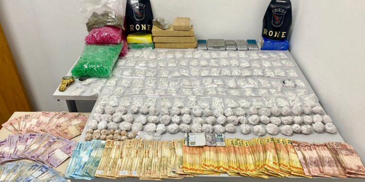 RONE recebe denúncia e descobre QG de traficantes em Almirante Tamandaré