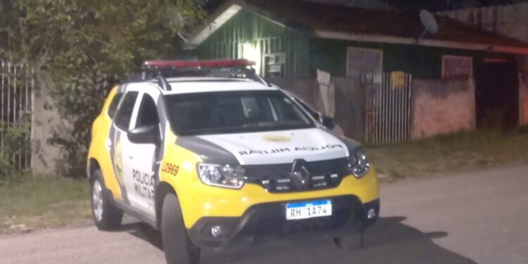 Criminosos morrem em confronto em Curitiba após fazerem família refém por mais de 6 horas