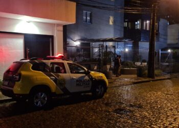 Rapaz em surto destrói apartamento no Bigorrilho; uma idosa morreu e outra ficou ferida