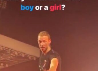 Vocalista do Coldplay revela sexo de bebê durante show em Curitiba