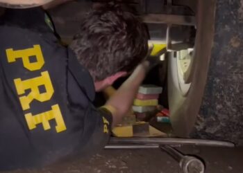 PRF apreende 133 quilos de pasta base de cocaína na BR-277