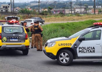 Cobrador é executado com tiro na cabeça e polícia encontra casa revirada; carro abandonado queimado no Contorno Sul pode ser da vítima