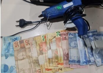 Bandido tenta usar pistola de cola quente com purpurina em assalto e se dá mal; veja o vídeo