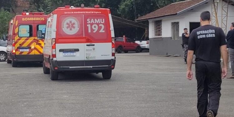 Homem é baleado, foge e pede ajuda no Canil da Polícia Militar