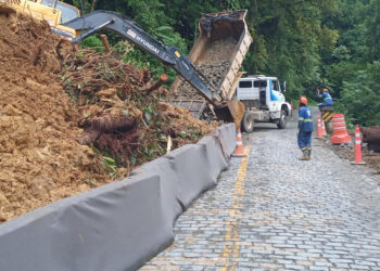 DER/PR reabre Estrada da Graciosa; operação continua em pare-e-siga