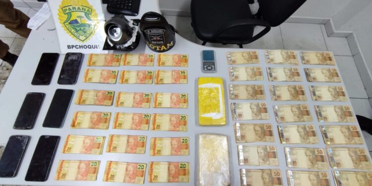 Polícia Militar prende cinco pessoas durante operação em Paranaguá