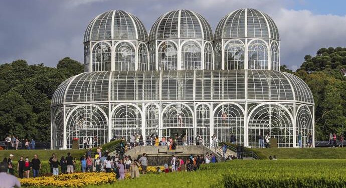 Estufa do Jardim Botânico de Curitiba será interditada para limpeza e manutenção