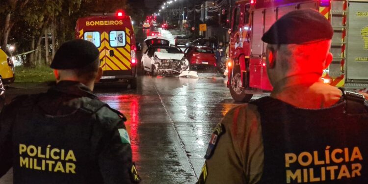 Suposto racha termina em morte em Curitiba; três jovens ficaram feridos