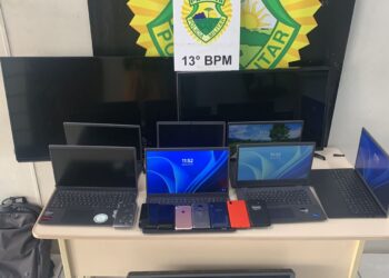 Após furto em escritório, Polícia Militar localiza eletrônicos no Tatuquara; casal foi detido