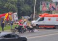 Motorista se perde em curva, invade pista contrária e mata mulher em moto, veja o vídeo