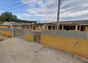 Aluna agride professora em colégio da RMC; PM encontrou faca em bolsa de aluno