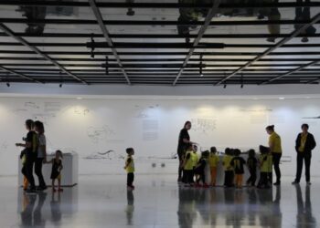 Museu Oscar Niemeyer lança programa educativo para crianças de 1 a 2 anos