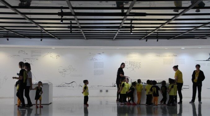 Museu Oscar Niemeyer lança programa educativo para crianças de 1 a 2 anos
