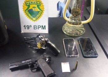 Indivíduos são presos durante live em que mostravam drogas e armas, no Paraná