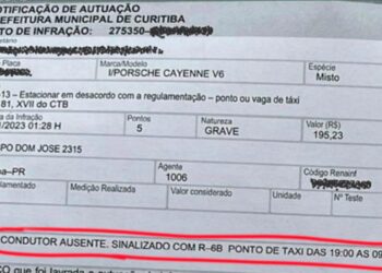 Multa por estacionar em vaga de táxi no bairro Batel pode ser questionada