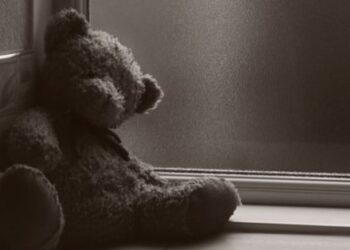 Adolescente mata menina de 6 anos por se irritar com presença dela em sua casa