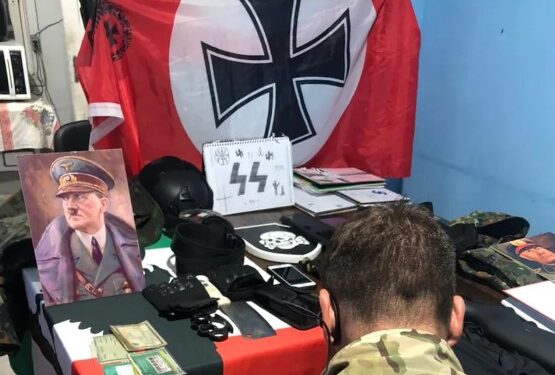 Adolescente é apreendido com materiais de apologia ao nazismo