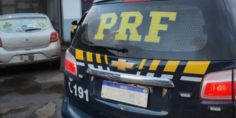 Motorista de app sequestrado em SC é salvo pela PRF no Paraná