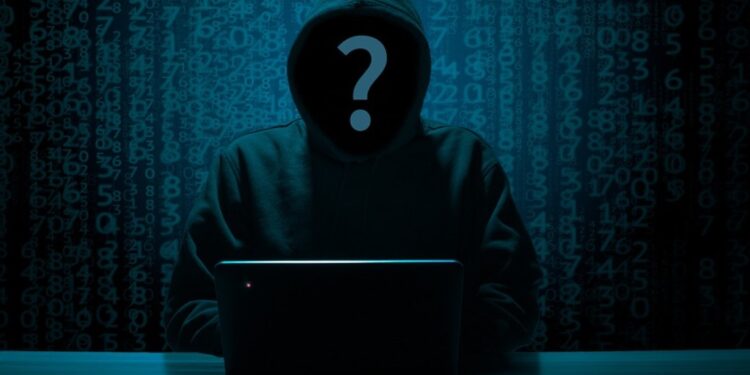 Homem que usava perfil falso para coagir adolescente a praticar atos libidinosos é condenado a 11 anos de prisão por estupro na modalidade virtual