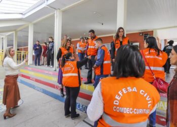Comunidade escolar passa por atualização de protocolos de proteção