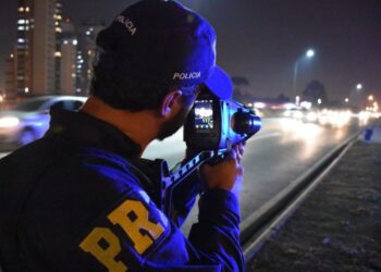 PRF flagra 8,4 mil carros acima da velocidade durante o feriado de Tiradentes no Paraná