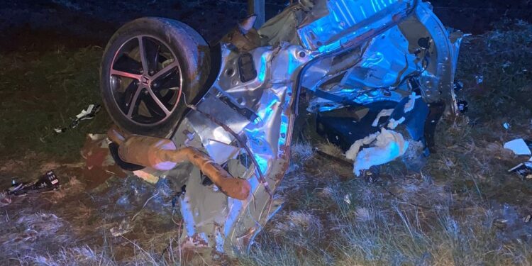 Criminoso com carro carregado de cigarros contrabandeados provoca grave acidente fugindo da Polícia Federal